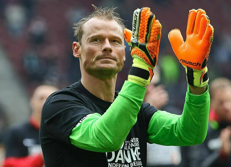 Изображение Экс-вратарь «Арсенала» и «Ювентуса» Александр Маннингер погиб в ДТП