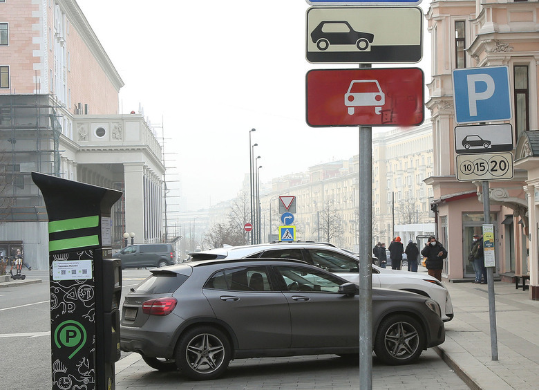 Водители начали реже нарушать правила парковки в Москве