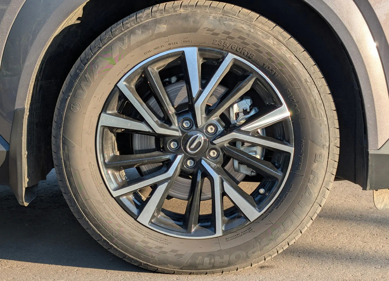 Китайские шины хотят прижать пошлиной: что будет с ценами и при чем тут Бразилия