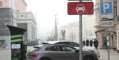 Водители начали реже нарушать правила парковки в Москве