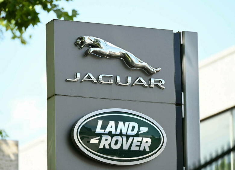Jaguar Land Rover получил в России права на «дикую кошку»