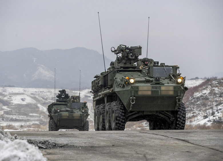 Минус «ластик»: ударный «Ланцет» выжег американский БТР Stryker