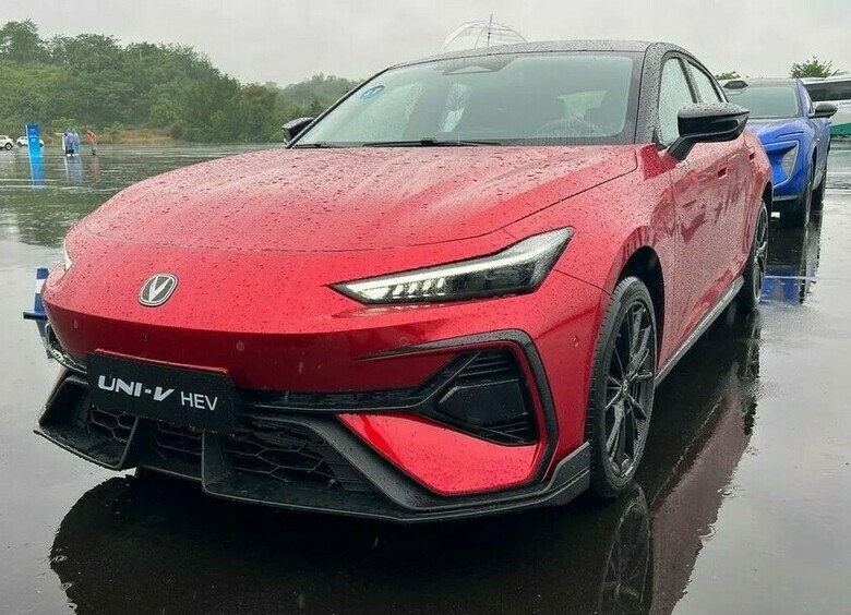 Обновленный лифтбэк Changan Uni-V приедет в Россию в мае