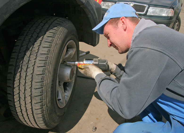 Эксперт рассказал, что делать, если выпал снег, а вы уже переобулись на «лето»