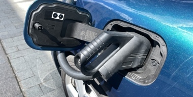 Парк электрических и гибридных машин превысил в России 200 000 единиц