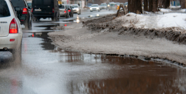 Зимняя резина не спасла: апрельская метель лишила мотора Hyundai Solaris