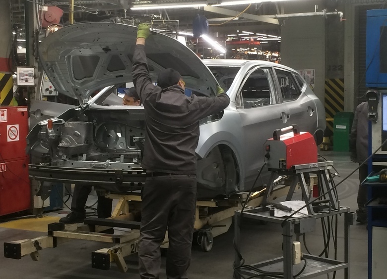 Доля машин российского производства достигла 59% в продажах новых авто