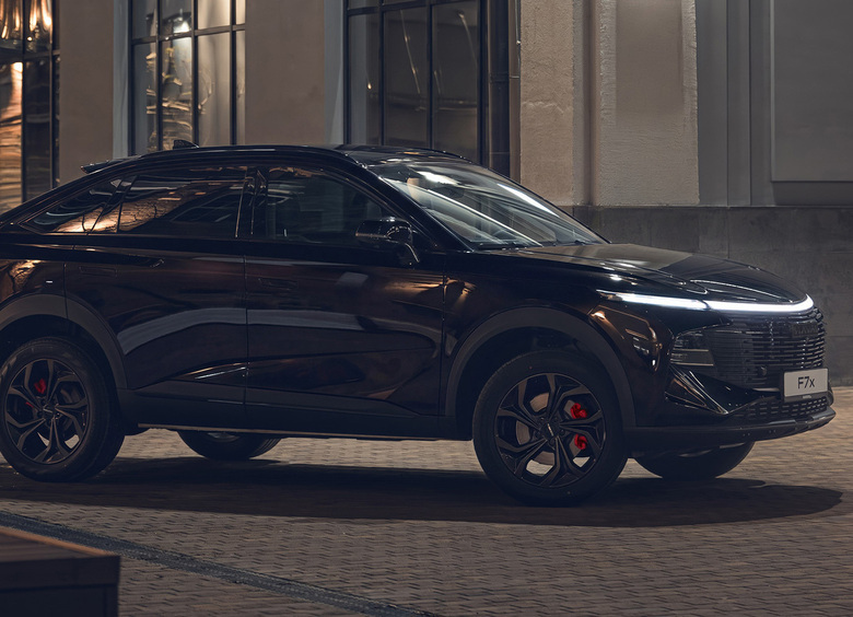 Обновленный кроссовер Haval F7x стал быстрее, умнее и ярче
