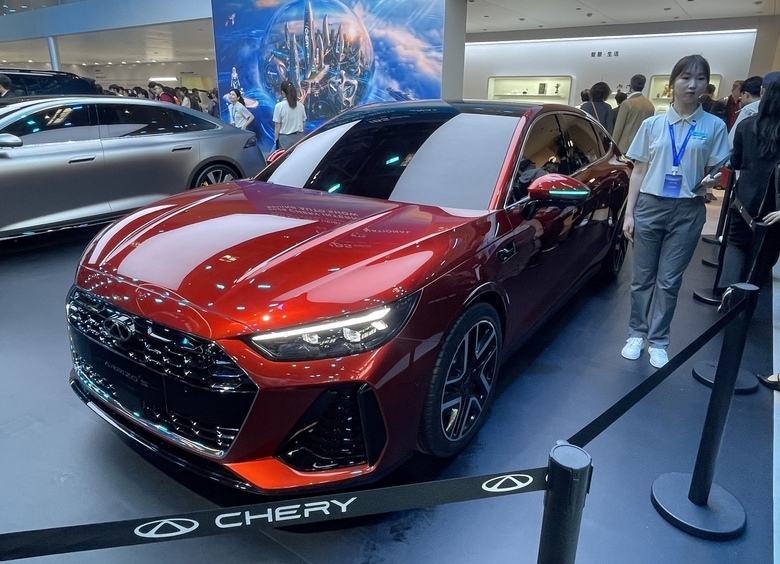 Изображение Chery показала на Пекинском автосалоне-2026 сразу два новых седана Arrizo