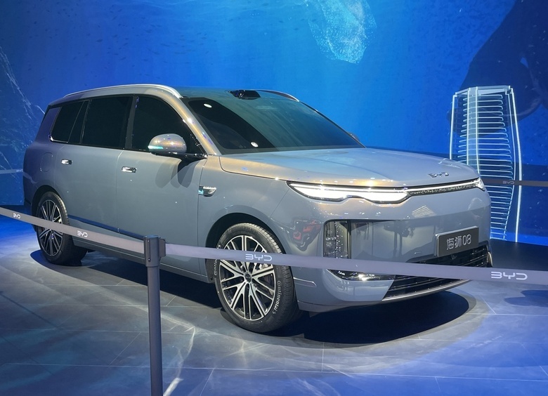 Флагманский кроссовер BYD Sealion 08 дебютировал на Пекинском автосалоне-2026