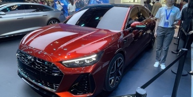 Chery показала на Пекинском автосалоне-2026 сразу два новых седана Arrizo