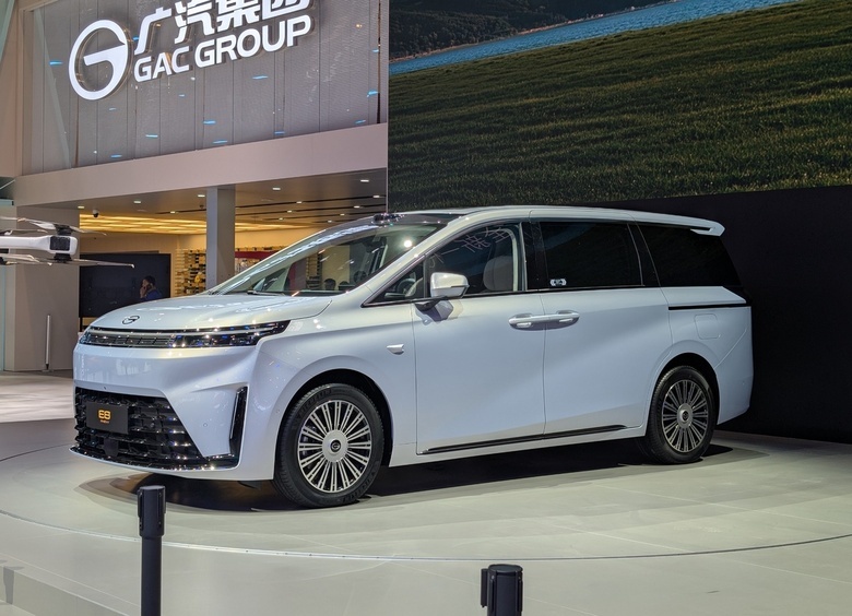 Изображение GAC показал на Пекинском автосалоне гибридный минивэн Trumpchi Xiangwang E8
