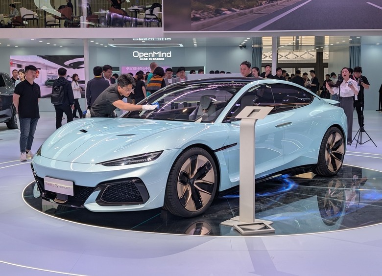 Hongqi показала на Пекинском автосалоне спорткупе Tiangong S-concept