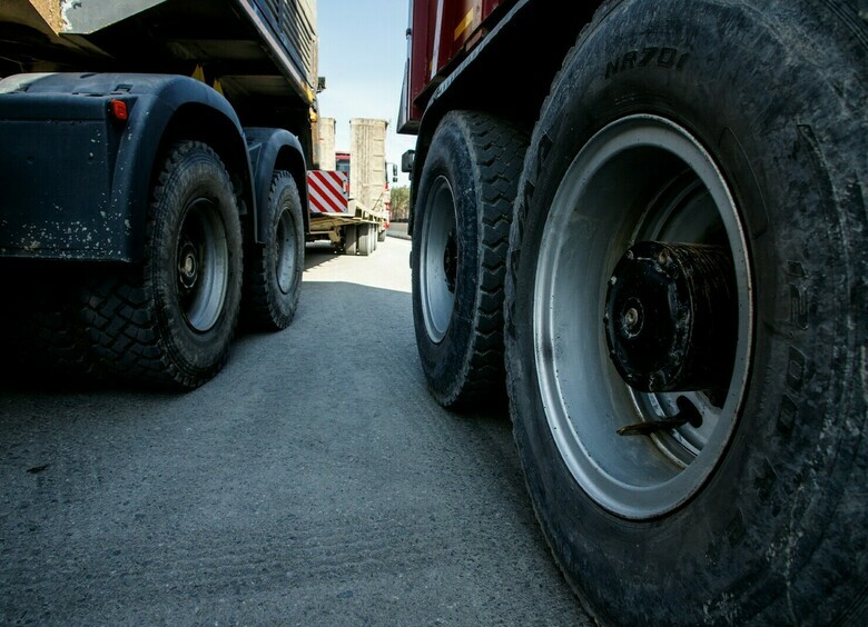 «Грузовой» коллапс в России: склады забиты нереализованным большегрузами