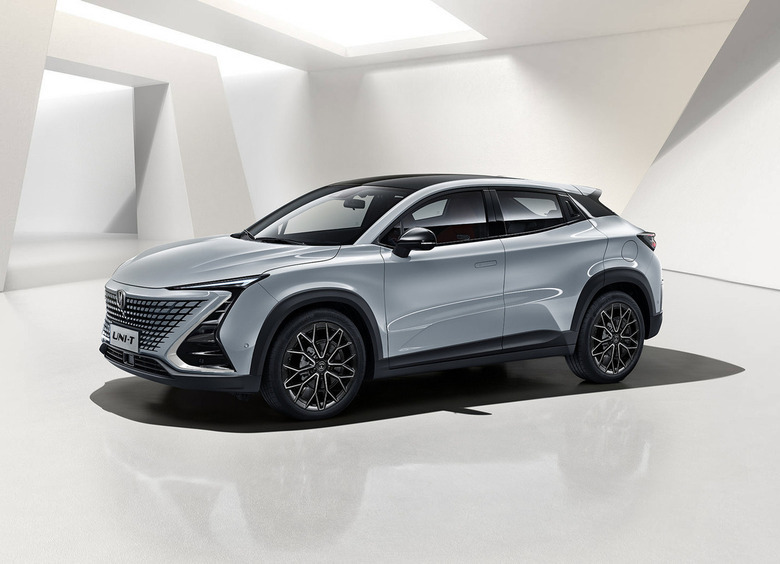 Changan сертифицировал кроссовер Uni-T российской сборки