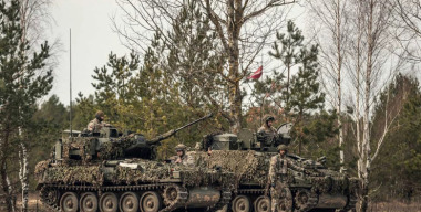 Латышские стрелки: хохлы получили новую партию старых броневиков