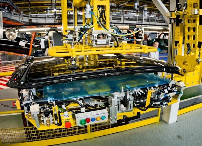 Azimut станет первой моделью LADA с панорамной крышей и сдвижным люком