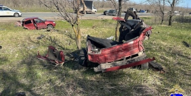 Покореженные машины разбросало на трассе под Самарой после массового ДТП