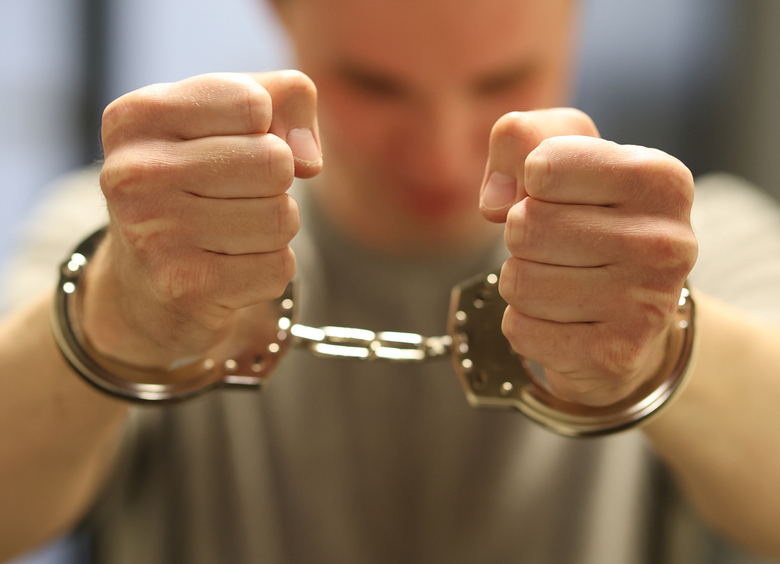 Изображение 17-летний парень угнал машину друзей и спровоцировал полицейскую погоню