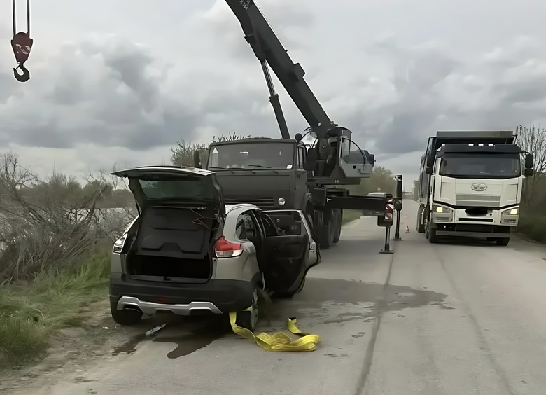 Изображение Четыре человека упали в реку Кубань на LADA X-Ray: двое спаслись, двое погибли