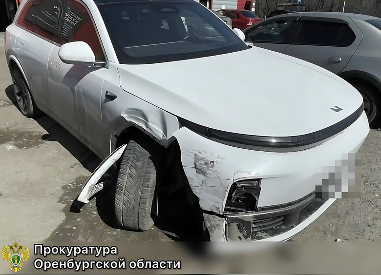 Изображение Пьяная девушка угнала дорогого «китайца» у спящего друга и разбила его