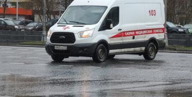 В Нижнем Новгороде водитель вылетел на встречку, протаранил легковушку и скрылся с места аварии