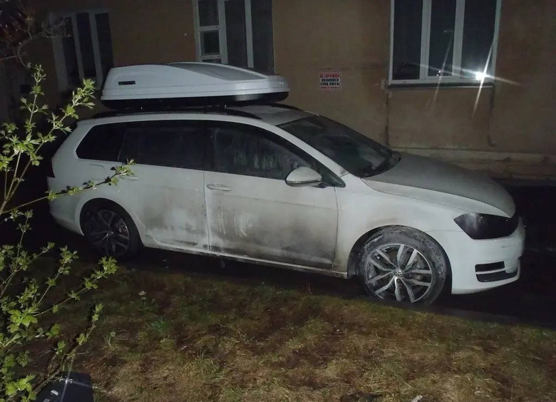 Изображение Обиженный мужчина сжег Volkswagen супруга своей возлюбленной