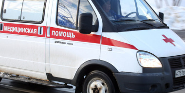 В Воронеже женщина на «Фольксвагене» врезалась в грузовик и попала в больницу