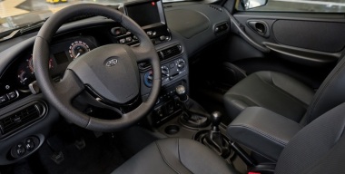 В России стартовали продажи лимитированной LADA Niva Travel c кожаным салоном