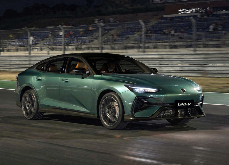 Изображение Обновленный Changan Uni-V приедет в Россию в «заряженной» комплектации Sport