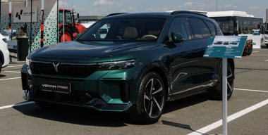 Названы самые популярные премиальные автомобили в России