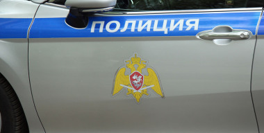 Двое парней угнали ИЖ, чтобы погреться, и оказались в кювете