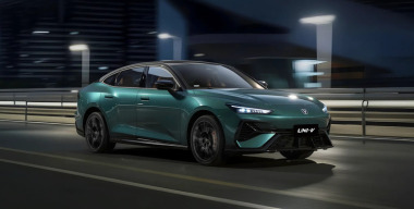 Первый обзор 235-cильного Changan Uni-V: готов рвать «Камри» 3.5