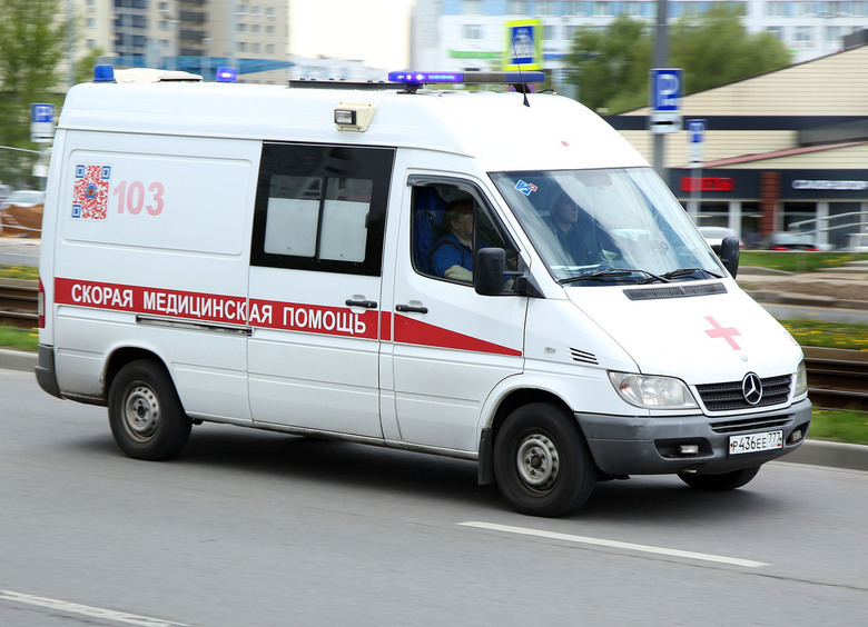 Изображение В Челябинской области пьяный водитель без номеров пытался уйти от полиции и влетел в кювет