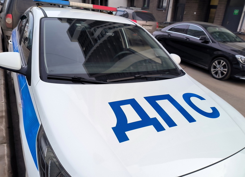 Пенсионер на огромной скорости влетел в гипермаркет и сбил человека