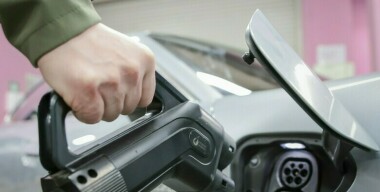 Для электромобилей отменят транспортный налог в Санкт-Петербурге
