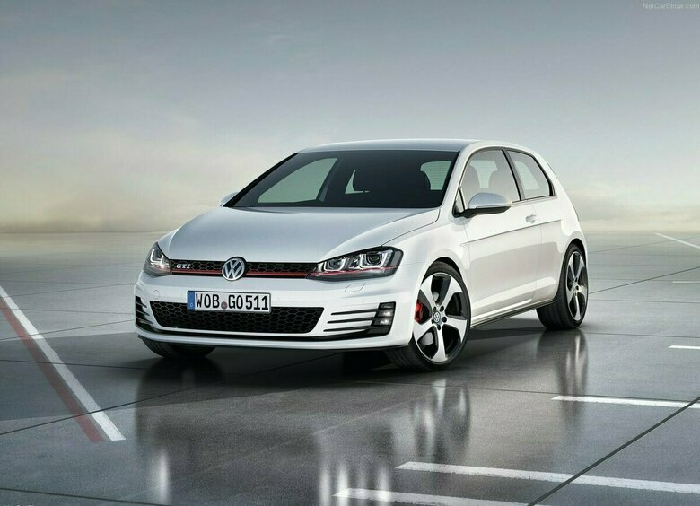 С чего начинаются гонки: коллекция Карлоса Сайнса от первого Golf GTI до редчайших Ferrari