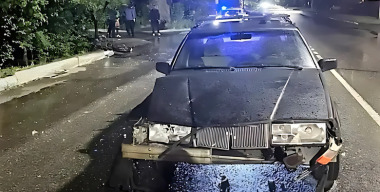 Подросток на мотоцикле врезался в иномарку и остался без ноги