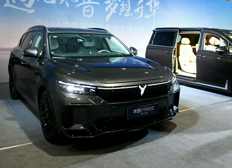 Российские продажи подключаемых гибридных авто взлетели на 125%
