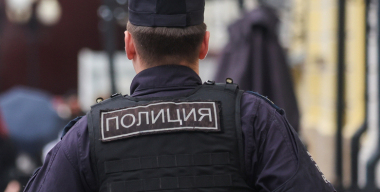 Мужчина разбил три авто и угрожал сжечь квартиру возлюбленной в Петербурге
