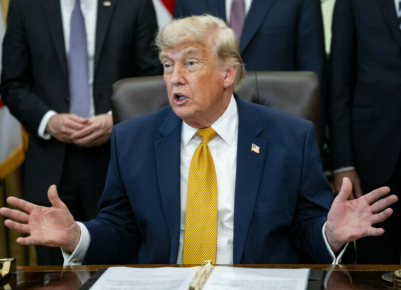 Военная машина: Трамп переводит американский автопром на выпуск оружия