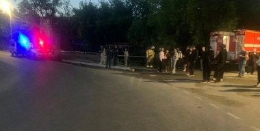 Пьяный отец за рулем LADA Granta чуть не угробил сына-подростка