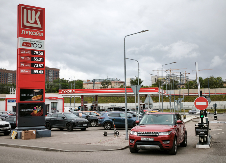 Госдума одобрила законопроект, увеличивающий поставки топлива на заправки