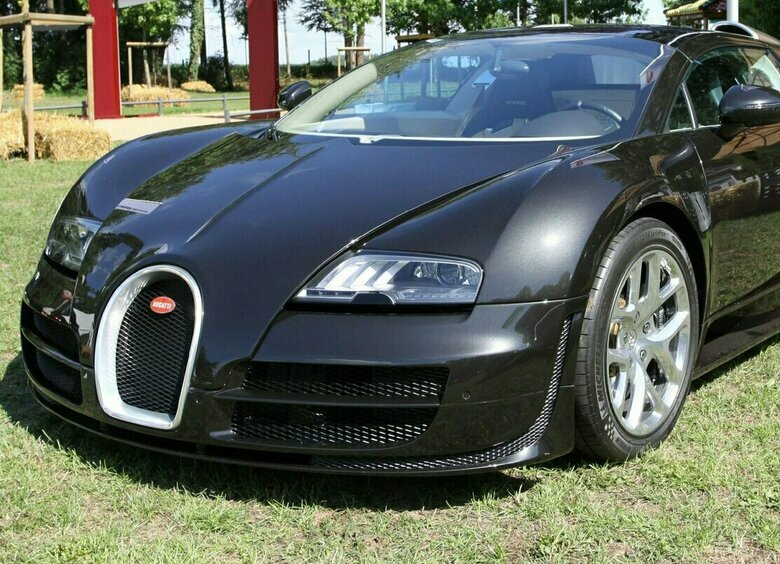 Изображение Bugatti Криштиану Роналду за 9 млн долларов оказался фальшивкой