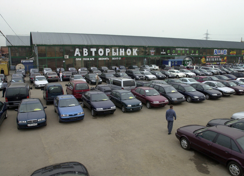 Россияне назвали возраст самых желанных авто с пробегом