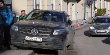 Водители столицы начали реже бросать машины на тротуарах