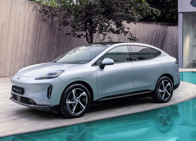 В России начались продажи электрического кроссовера GAC Hyptec HT