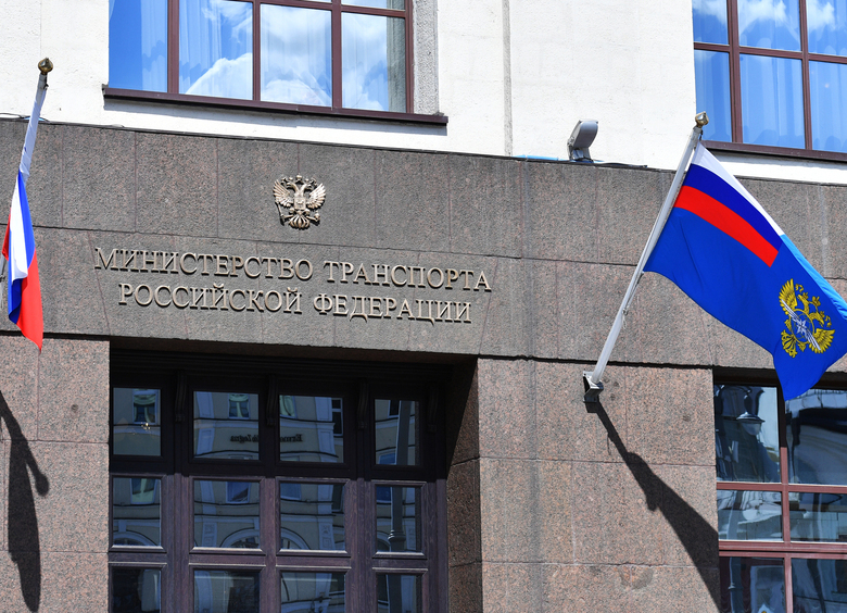 Российские власти намерены разрешить многодетным бесплатную парковку двух авто