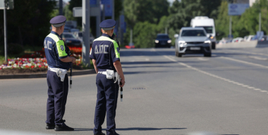 За что инспектор ГИБДД может остановить автомобиль в 2026 году: все законные основания
