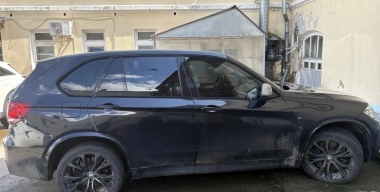 Мужчина угнал свой старый авто у новой владелицы, выследив его по штрафам ГИБДД